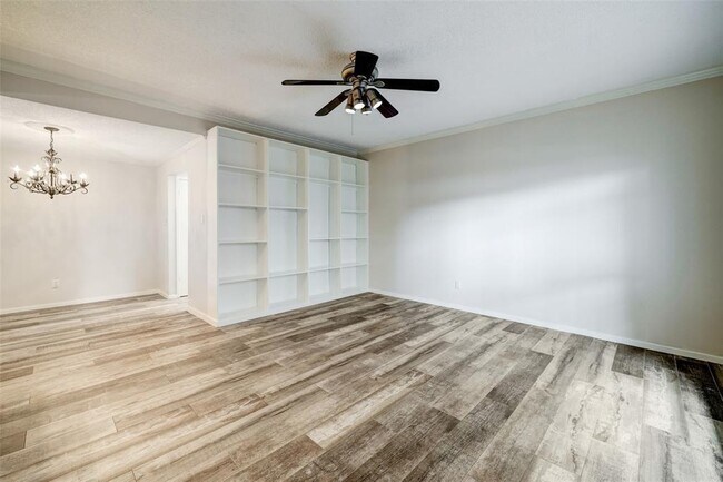 Building Photo - 1100 Augusta Dr