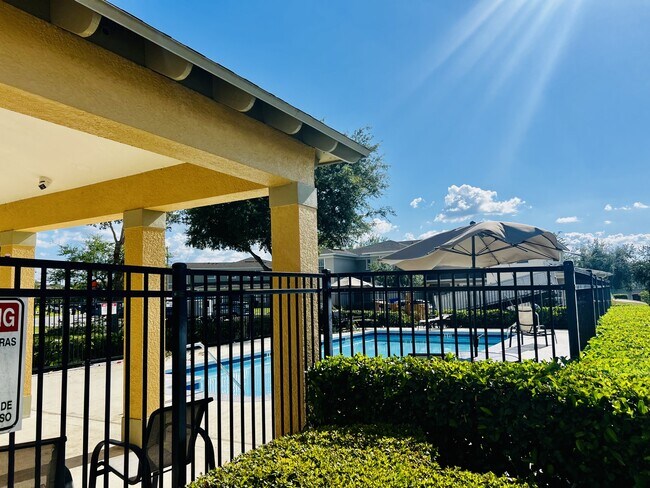 Building Photo - 2060 Cypress Bay Blvd