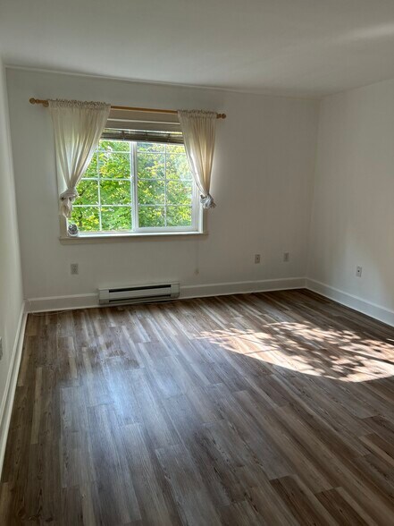 Building Photo - 755 5th Ave NW