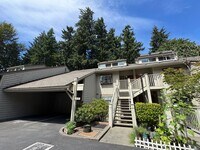 Building Photo - Spacious condo with 2 parking spaces included