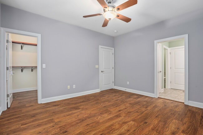 Building Photo - 1201 Dingle Rd