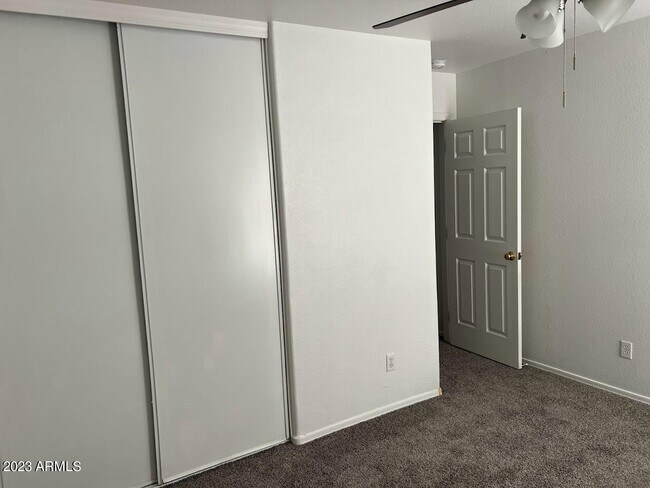 Building Photo - 3217 S 65th Dr