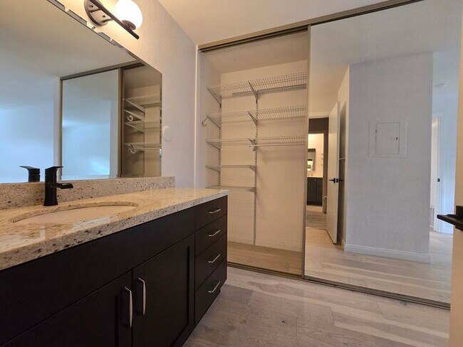 Building Photo - Private La Jolla Condo with Resort-Style Amenities Near UTC