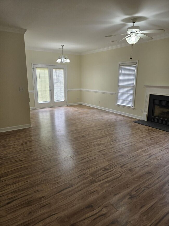 Building Photo - Residential Home Located in Vermillion with 3BR/2.5BA