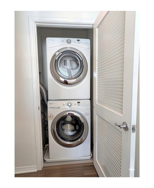 Building Photo - 17553 Water Garden Ct