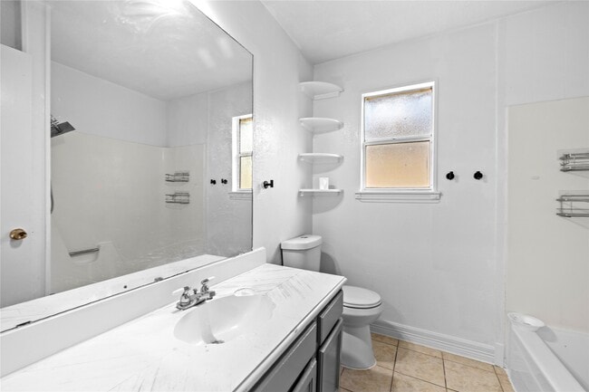 Building Photo - 6327 Lynkat Ln
