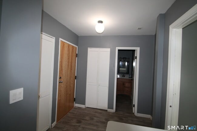 Building Photo - 3699 Broadbridge Ave