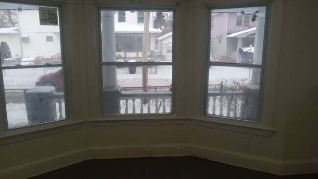 Building Photo - 441 Eddy Rd