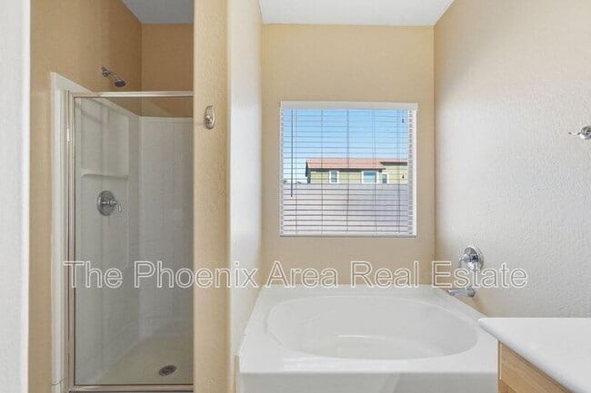 Building Photo - 310 Mountain View Rd