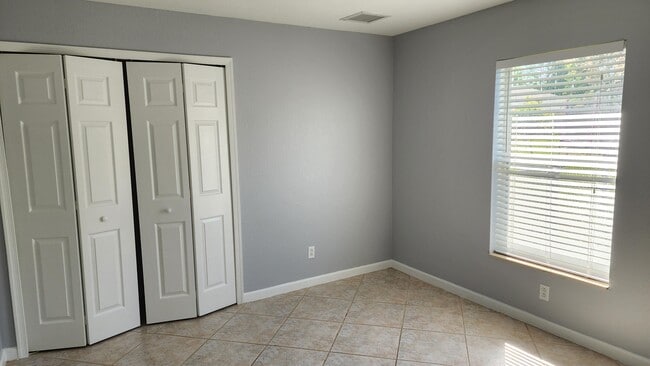 Building Photo - 5610 NW North Crisona Cir
