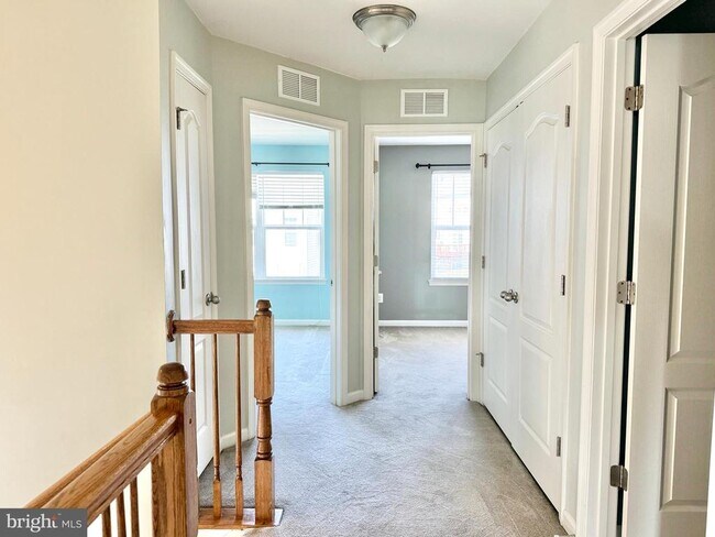 Building Photo - 7 Coulter Ln