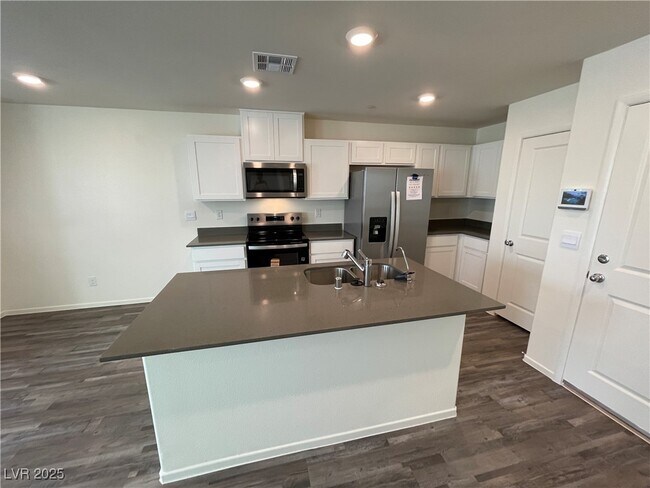 Building Photo - 4919 Olive Mesa Ave