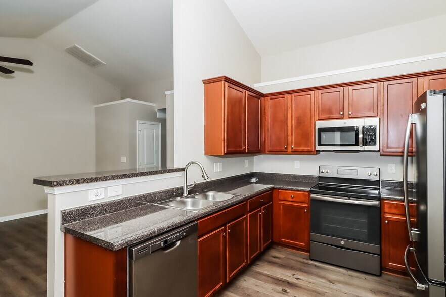 Building Photo - 5012 Broad Leaf Ct