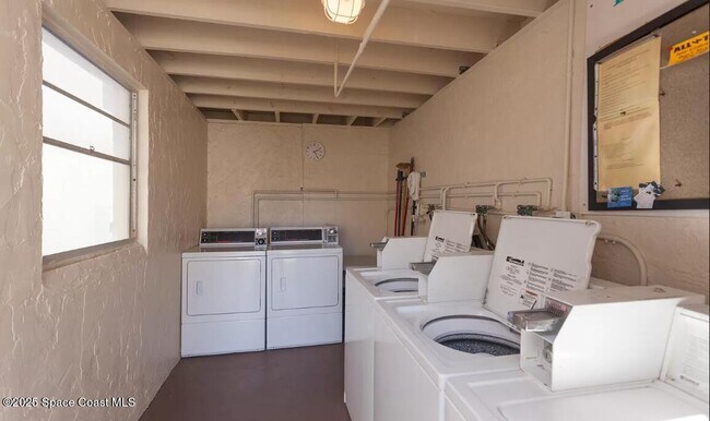 Building Photo - 199 Wakulla Ln