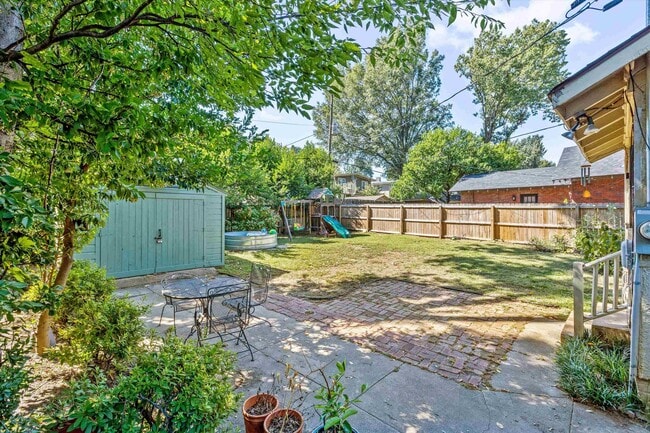 Building Photo - 1621 Linden Ave