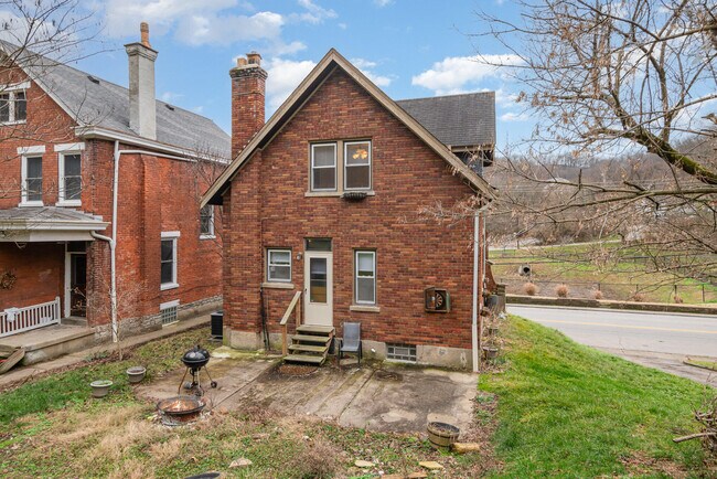 Building Photo - 710 Highland Ave