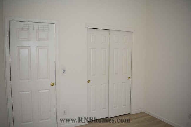 Building Photo - 18 Diggins Dr