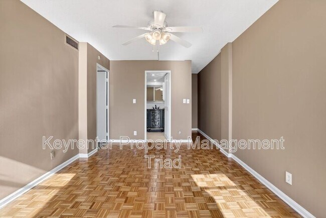 Building Photo - 1101 N Elm St