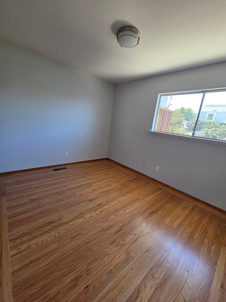 Building Photo - 827 Norvell St