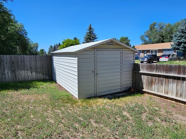 Building Photo - Beautiful home with 3 bedrooms, 2 bathroom...