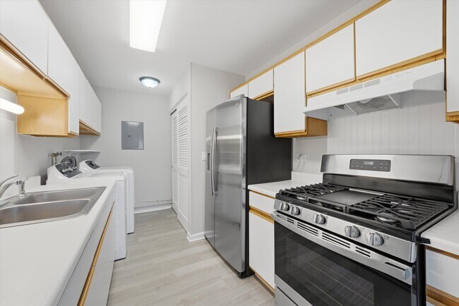 Building Photo - 238 Algonquin Ct