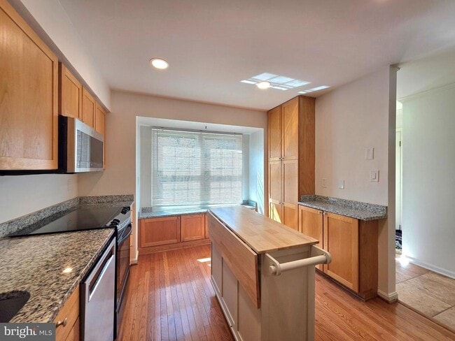 Building Photo - 5939 Heatherwood Ct