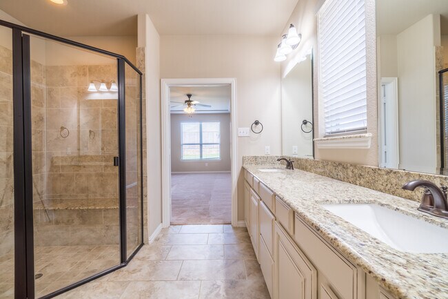 Building Photo - 3905 Cozy Pine Dr