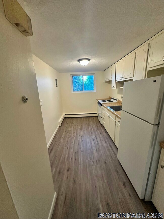 Building Photo - 33 Westgate Rd