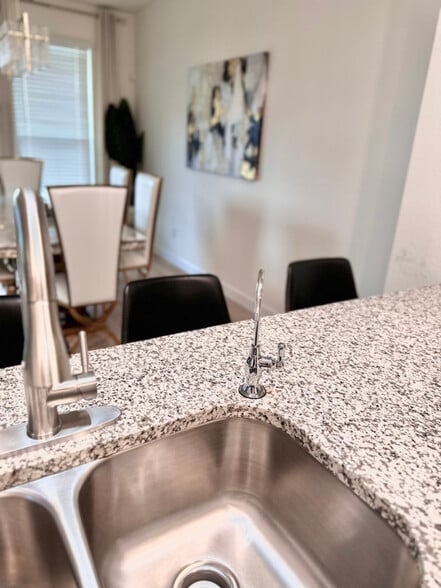 Building Photo - 1106 Aronia Ln