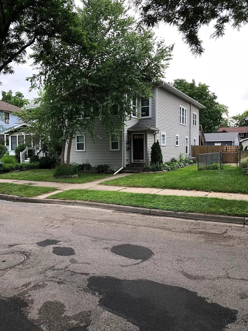 Front of property - 4538 Wentworth Ave