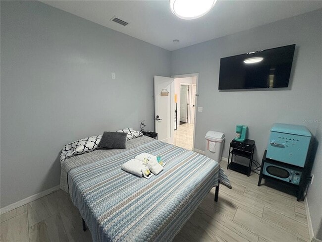 Building Photo - 3715 Valley Tree Dr