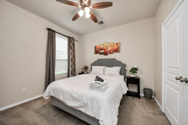 Building Photo - 15806 Winter Cypress Wy