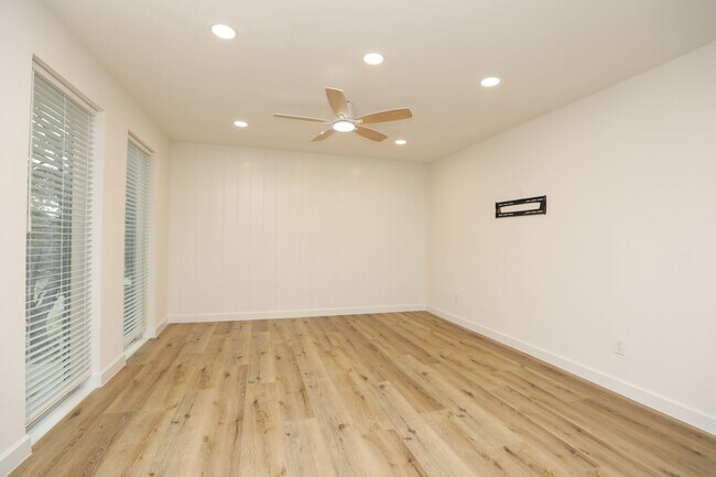 Building Photo - 1115 Augusta Dr