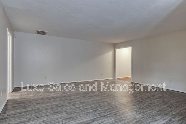 Building Photo - 117 Sahoma Terrace