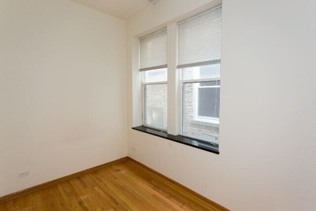 Building Photo - 2138 W Chicago Ave