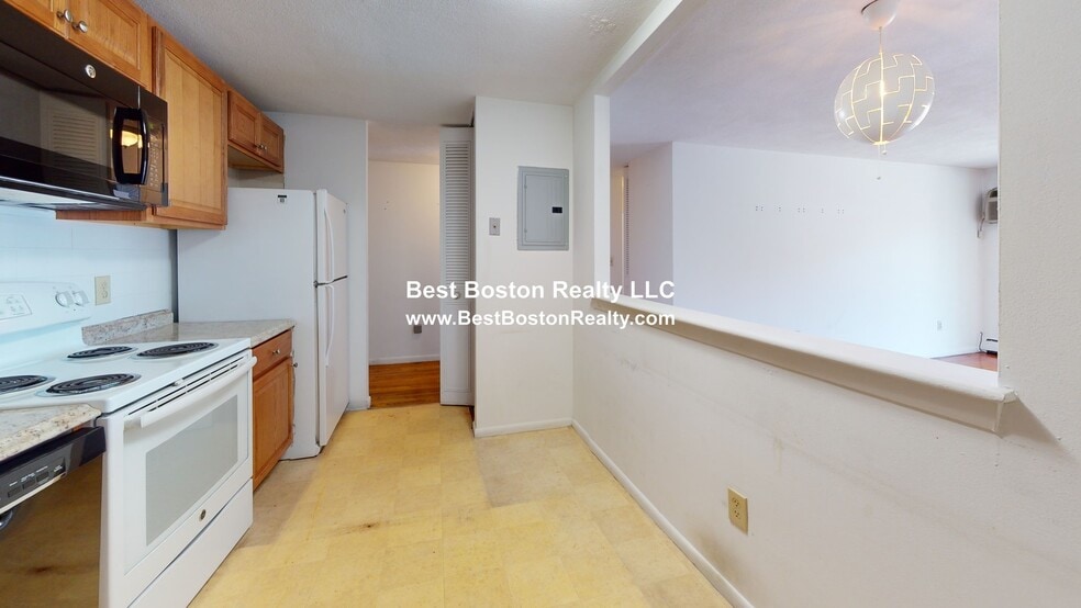 Building Photo - 435 Shirley St