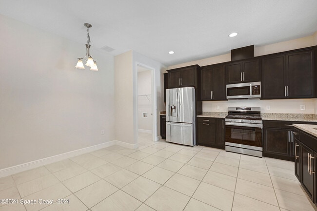 Building Photo - 8483 Loren Cove Dr