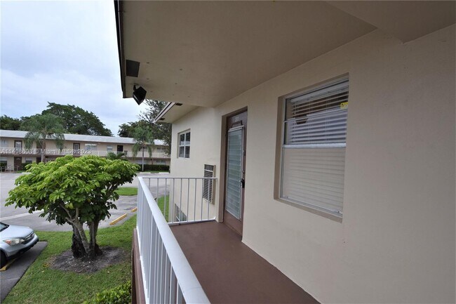 Building Photo - 7500 NW 5th Pl