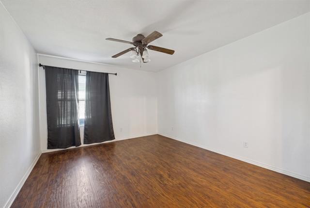 Building Photo - 2301 Chestnut Dr