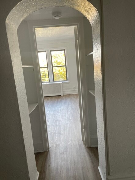 Building Photo - 211 Glenwood Ave