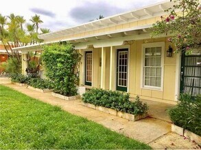 Building Photo - 809 NE 17th Ave