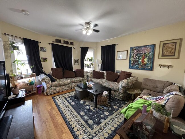 Building Photo - 4 bedroom in Somerville MA 02144