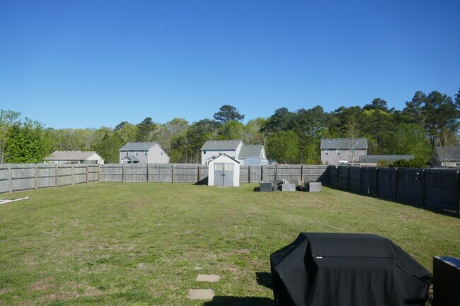 Building Photo - 123 Bay Leaf Dr