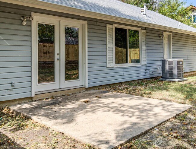Building Photo - 6607 Capriola Dr