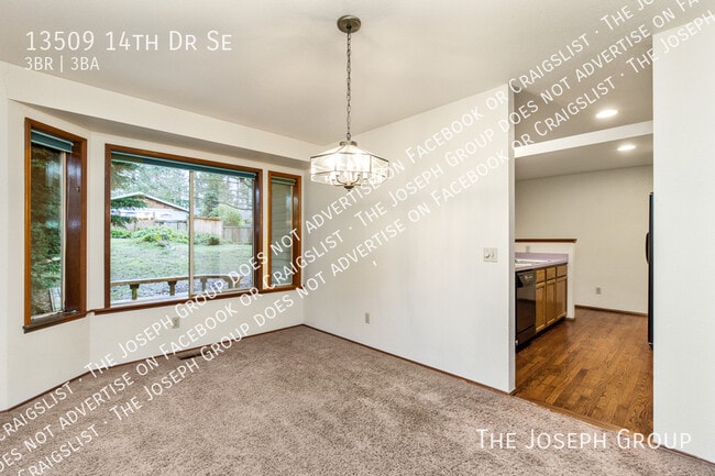 Building Photo - 13509 14th Dr SE