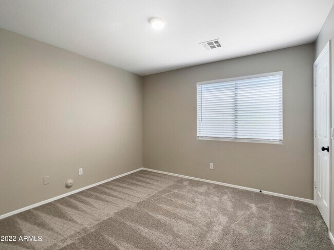 Building Photo - 2622 W Florentine Rd