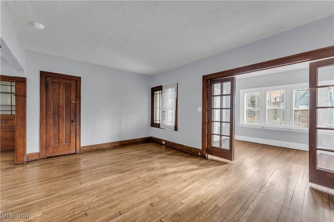 Building Photo - 11913 Buckingham Ave