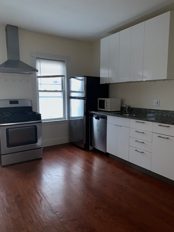 Building Photo - 19 Eastman St