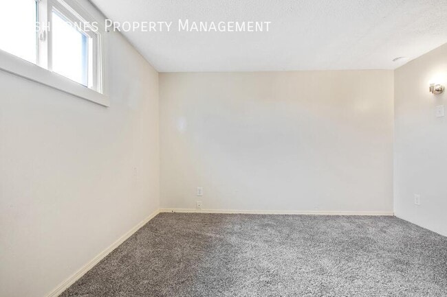 Building Photo - 4796 N Bailey Ave