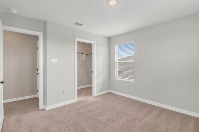 Building Photo - 8730 Thyme Mdw